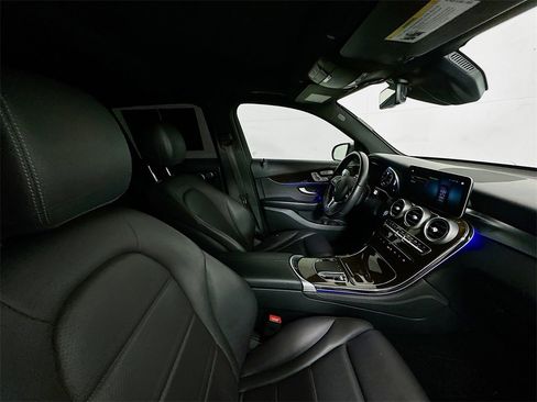 Used 2020 Mercedes-Benz GLC 300 image 30