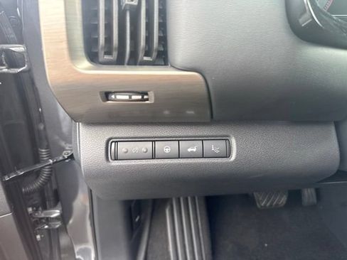 Used 2024 Nissan Pathfinder Platinum w/ Cargo Package AWD/4WD image 11