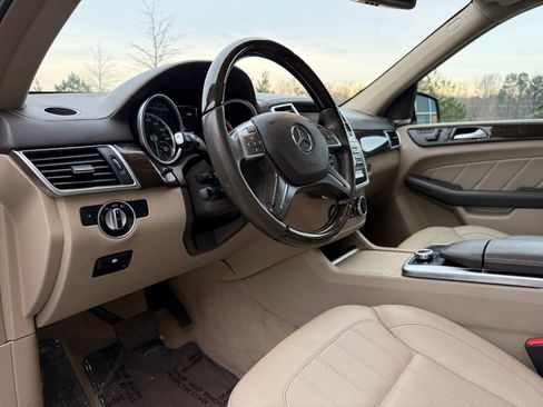 Used 2016 Mercedes-Benz GL 450 4MATIC image 21