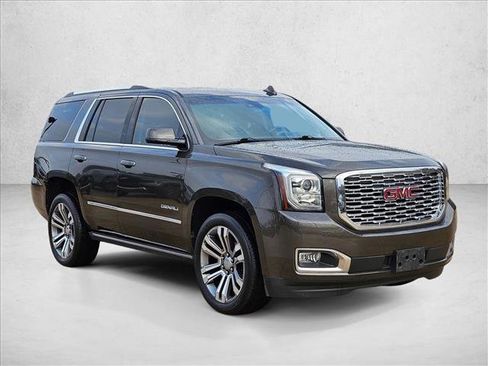 Used 2019 GMC Yukon Denali w/ Denali Ultimate Package image 3