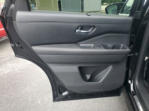 Used 2023 Nissan Pathfinder SL w/ SL Premium Package FWD image 24