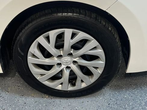 Used 2018 Toyota Corolla LE FWD image 9