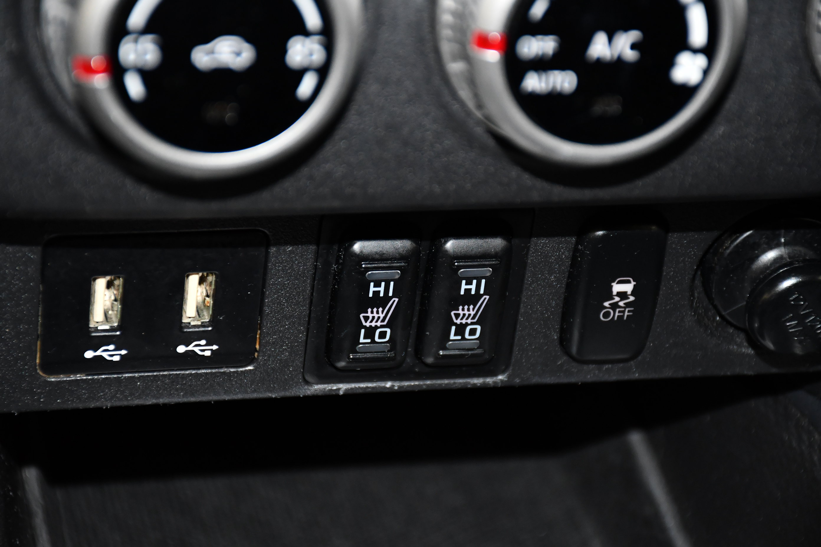 Used 2020 Mitsubishi Outlander Sport SE AWD/4WD image 29