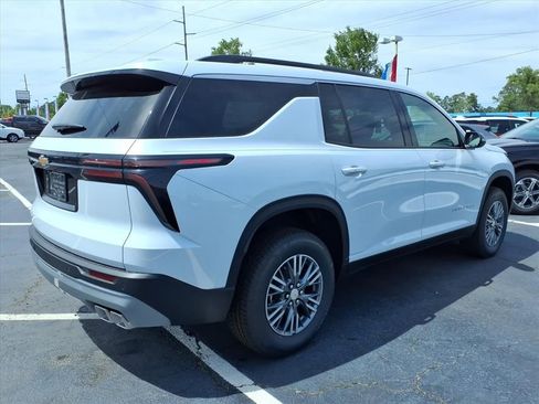 New 2026 Chevrolet Traverse LT FWD image 3