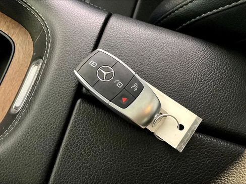 Used 2022 Mercedes-Benz GLE 350 4MATIC image 28