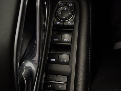 Used 2021 Chevrolet Tahoe Premier AWD/4WD image 35