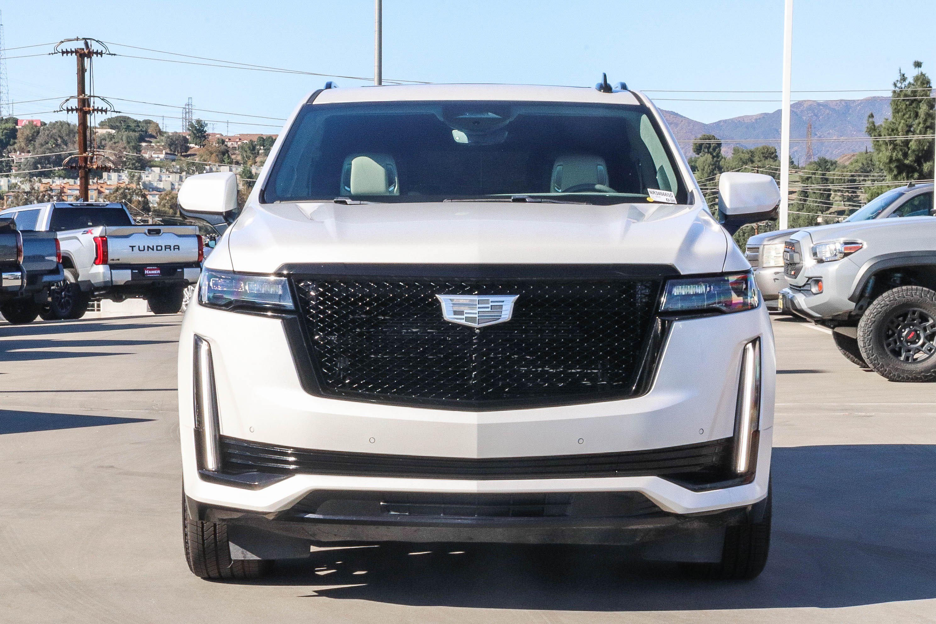 Used 2022 Cadillac Escalade Sport Platinum AWD/4WD image 2