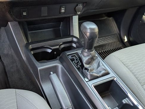 Used 2018 Toyota Tacoma SR w/ SR Convenience Package AWD/4WD image 16