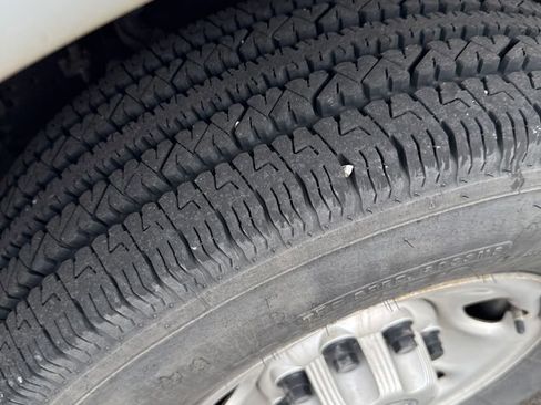 Used 2023 Chevrolet Express 3500 w/ Power Convenience Package image 2