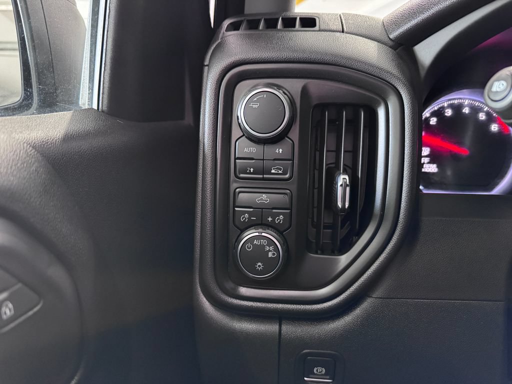 Certified 2023 Chevrolet Silverado 1500 Custom AWD/4WD image 22