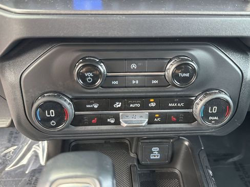 Certified 2025 Ford Bronco Big Bend AWD/4WD image 9