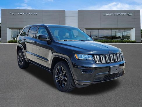 Used 2019 Jeep Grand Cherokee Altitude AWD/4WD image 2