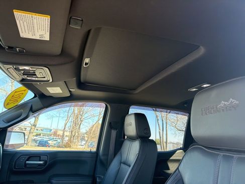 Used 2021 Chevrolet Silverado 1500 High Country w/ Technology Package image 16