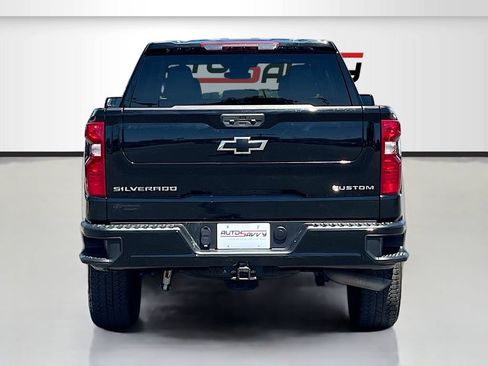 Used 2025 Chevrolet Silverado 1500 Custom Trail Boss w/ Turbomax Blackout Package AWD/4WD image 6