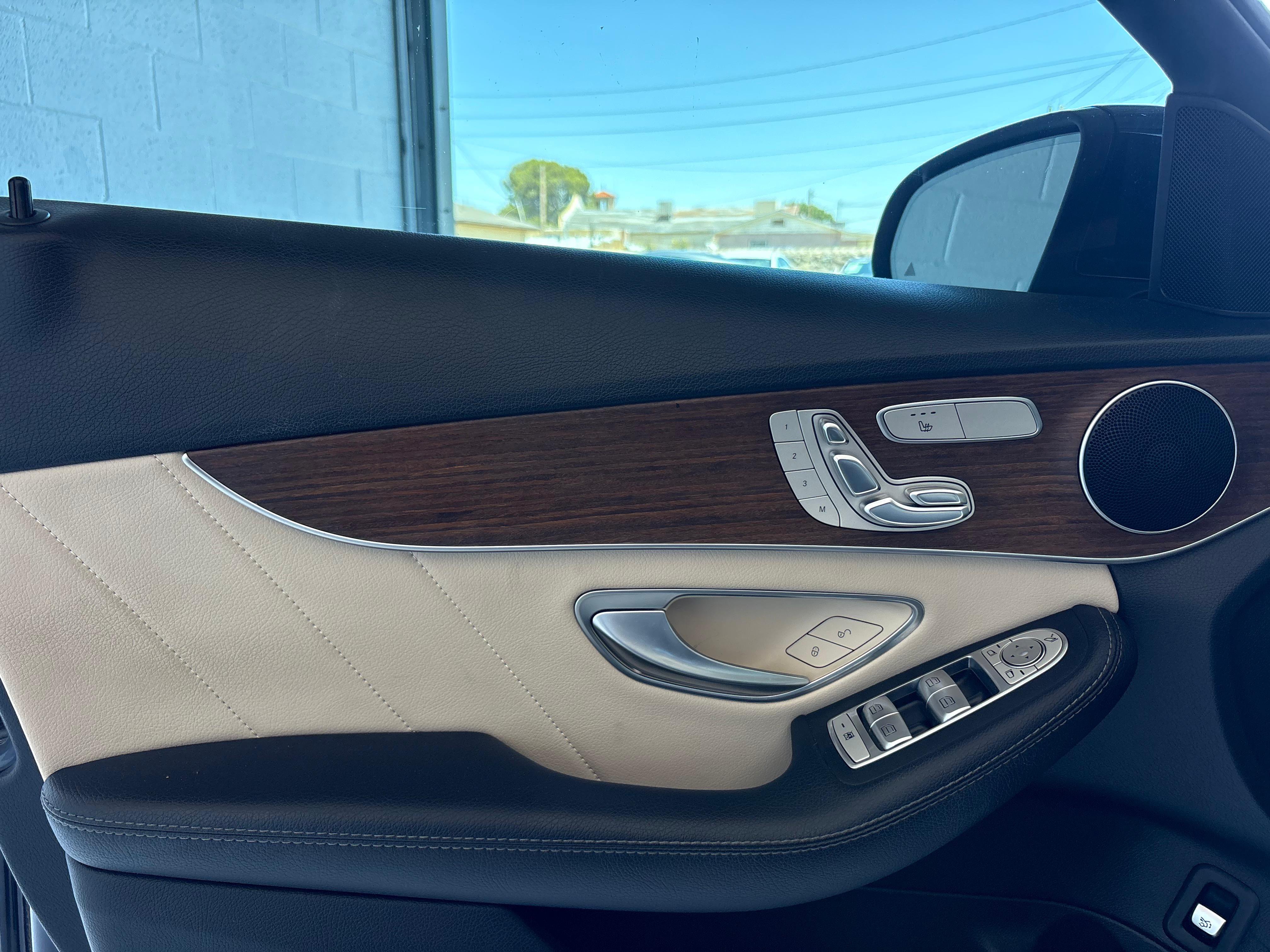 Used 2020 Mercedes-Benz C 300 Sedan image 9