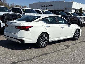 Used 2025 Nissan Altima 2.5 SV video 2