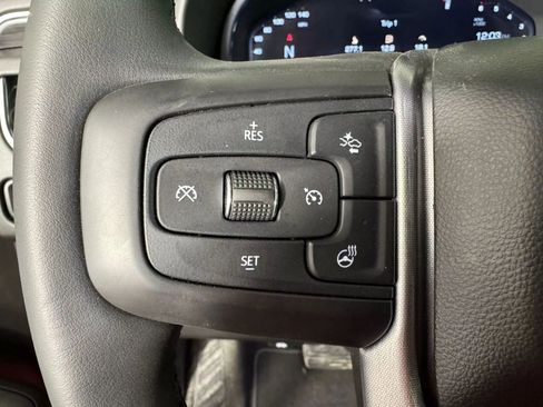 Used 2023 GMC Yukon SLT w/ SLT Luxury Package AWD/4WD image 17