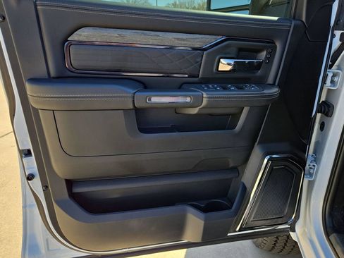 New 2025 RAM 2500 Limited AWD/4WD image 13
