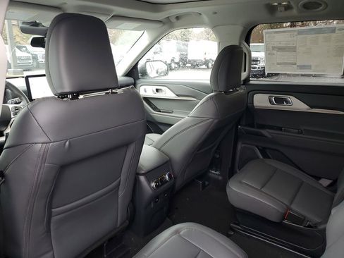 New 2026 Ford Explorer Active image 32