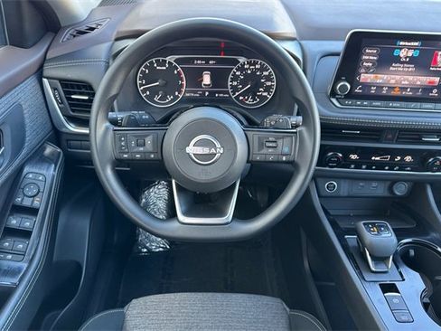 Used 2023 Nissan Rogue SV image 16
