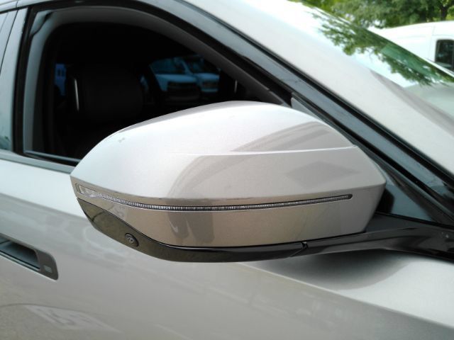 Used 2024 BMW i7 xDrive60 w/ Premium Package AWD/4WD image 27