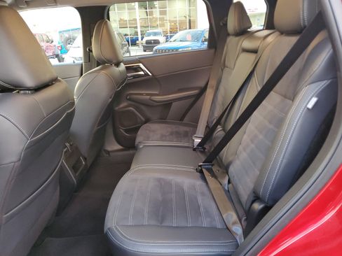 Used 2024 Mitsubishi Outlander SE image 10