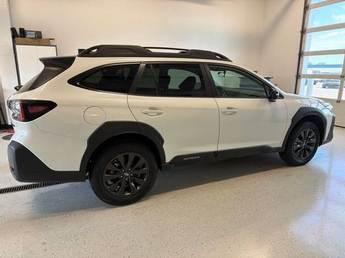 Used 2025 Subaru Outback Onyx Edition AWD/4WD image 7