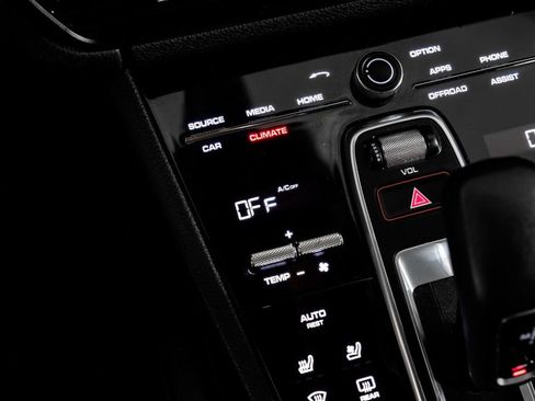 Used 2019 Porsche Cayenne S image 27