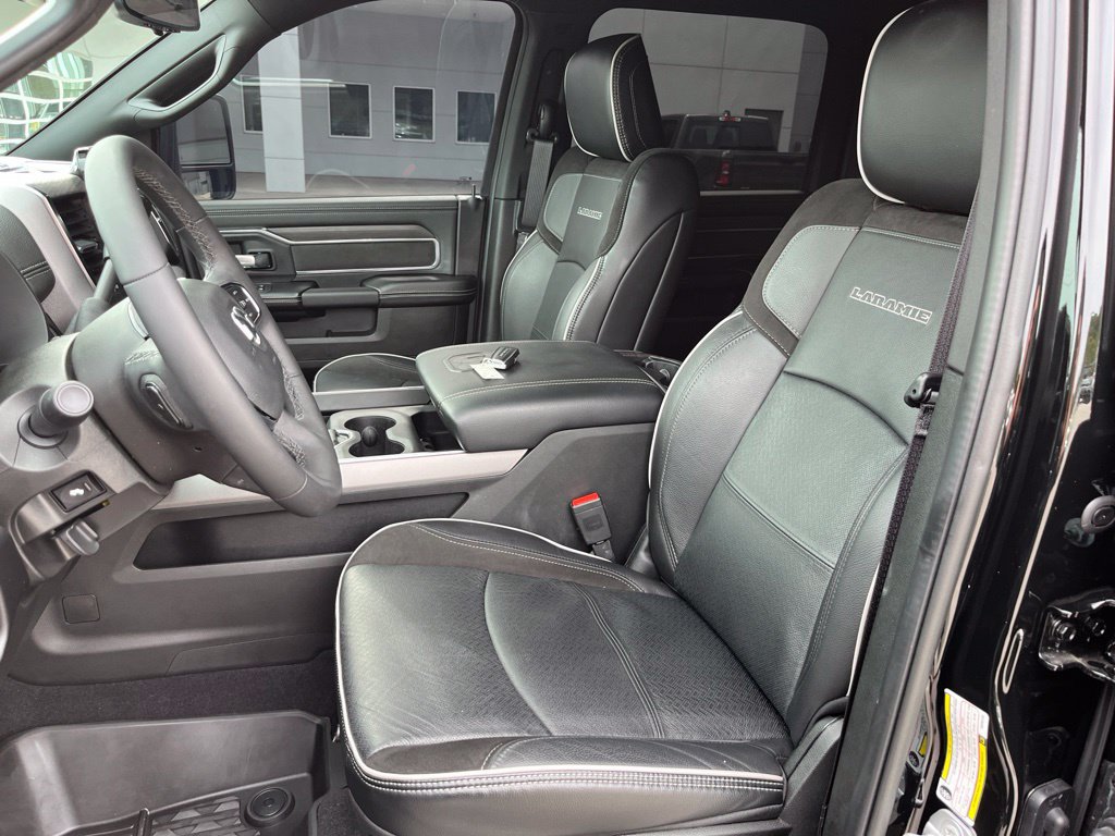 Used 2026 RAM 2500 Laramie AWD/4WD image 8