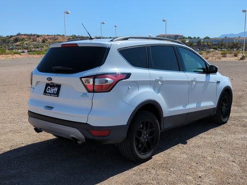 Used 2017 Ford Escape SE w/ Equipment Group 201A FWD image 3