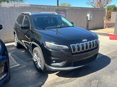 Used 2019 Jeep Cherokee Latitude Plus w/ Comfort/Convenience Group AWD/4WD image 5