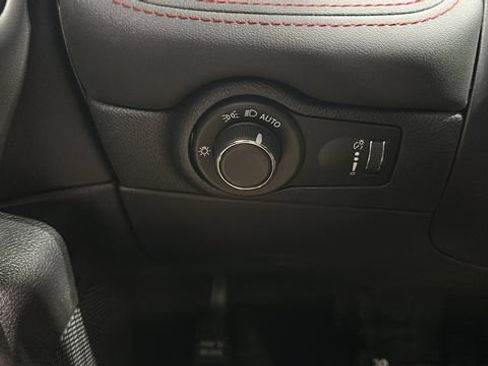 Used 2024 Dodge Durango GT AWD/4WD image 13