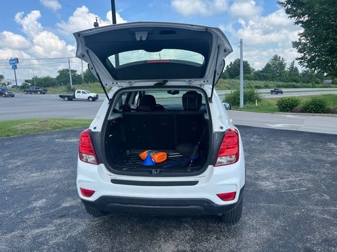 Used 2020 Chevrolet Trax LS AWD/4WD image 11