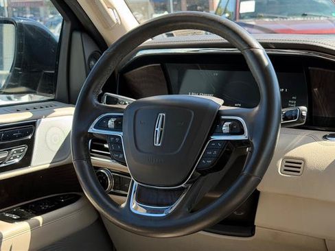 Used 2021 Lincoln Navigator Reserve w/ Luxury Package AWD/4WD image 30