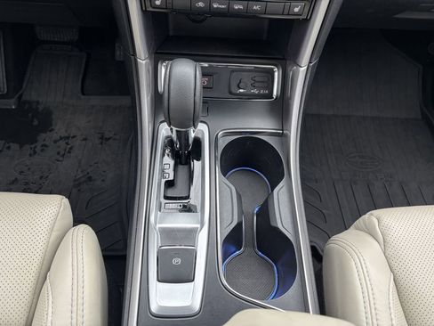 Used 2022 Subaru Ascent Limited w/ Technology Package image 21