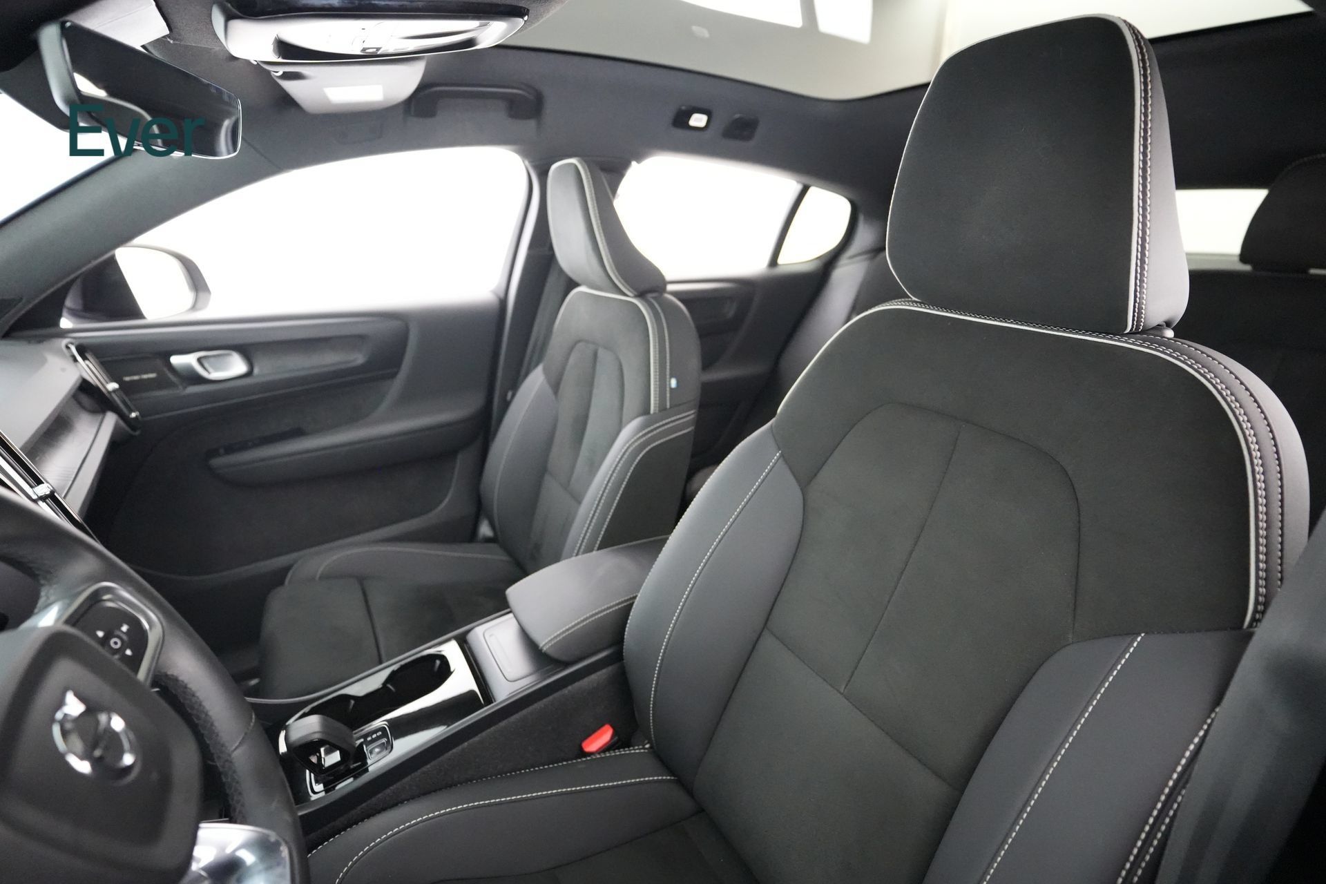 Used 2023 Volvo C40 P8 Recharge Ultimate AWD/4WD image 4