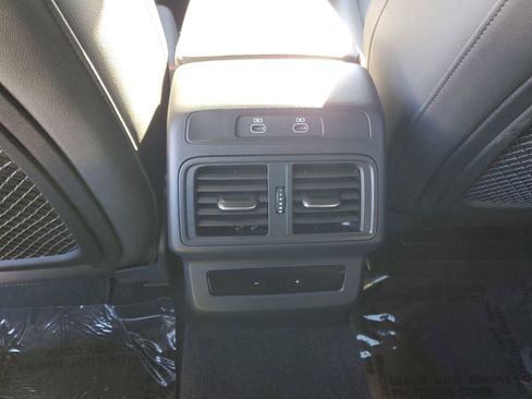 Used 2025 Audi Q5 Premium w/ Convenience Package image 13