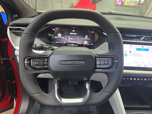 New 2026 Jeep Cherokee Laredo AWD/4WD image 17