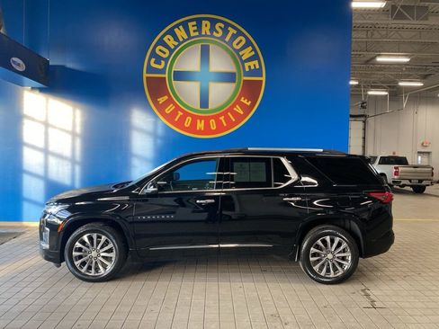 Used 2023 Chevrolet Traverse Premier image 18