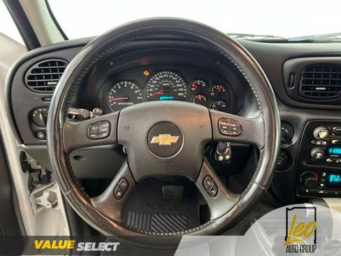 Used 2005 Chevrolet TrailBlazer LT AWD/4WD image 16