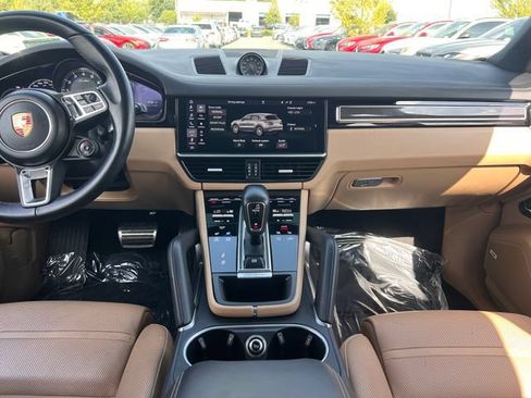 Used 2019 Porsche Cayenne Turbo AWD/4WD image 16