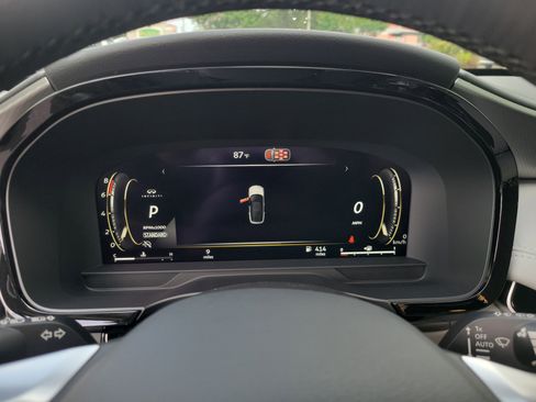 New 2027 INFINITI QX60 Luxe w/ Family Package FWD image 32