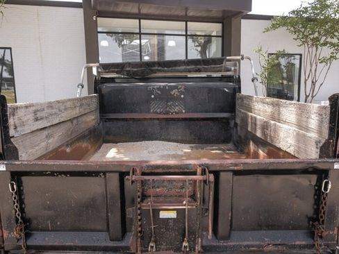 Used 2015 Ford F550 4x4 Regular Cab Super Duty image 34