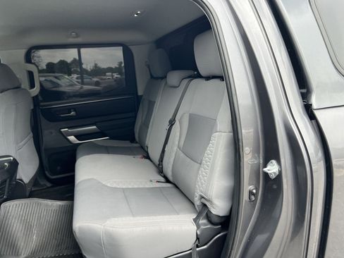 Used 2022 Toyota Tundra SR5 w/ SR5 Convenience Package AWD/4WD image 22