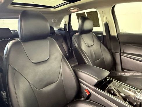 Used 2019 Ford Edge Titanium w/ Equipment Group 301A FWD image 56