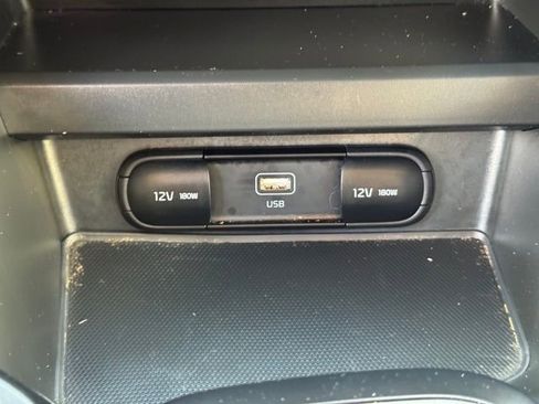 Certified 2025 Kia Soul LX w/ LX Technology Package FWD image 18