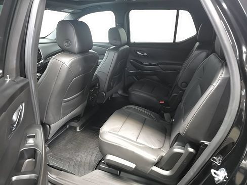 Used 2023 Chevrolet Traverse LT w/ LT Premium Package AWD/4WD image 31