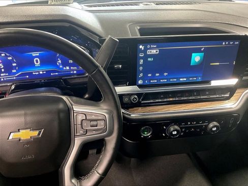 Used 2023 Chevrolet Silverado 1500 LT AWD/4WD image 18