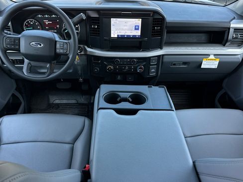 New 2026 Ford F250 XL w/ XL Chrome Package RWD image 12