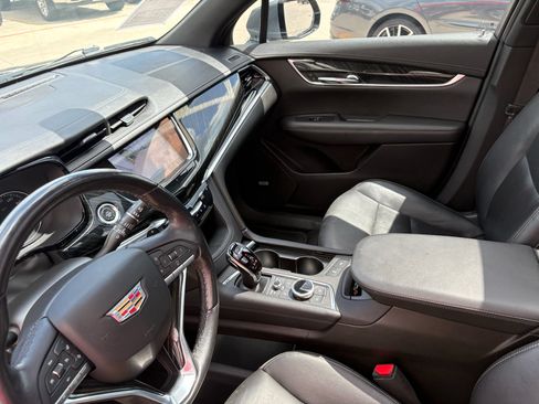 Used 2021 Cadillac XT6 Premium Luxury FWD image 17